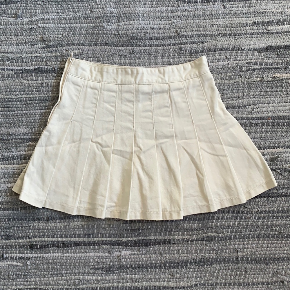 small brandy melville skirt - Picture 1 of 2